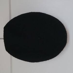 Black beret